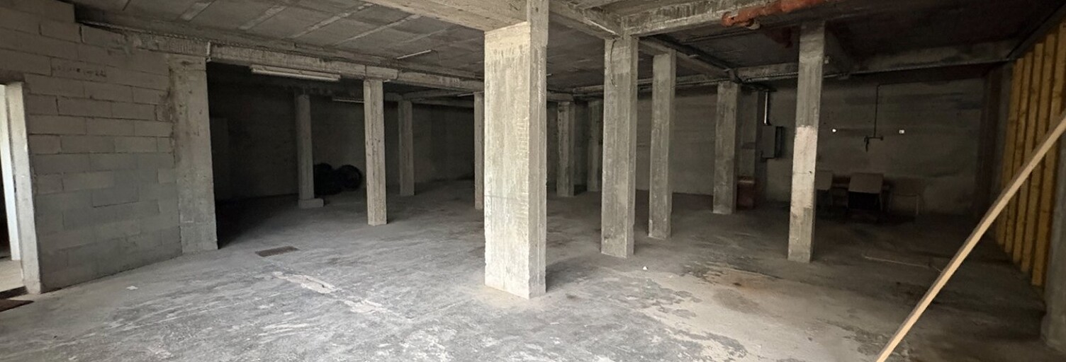 Garage  400 m² à louer à Nice (06100)