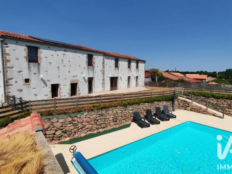 Vente Maison/villa 8 pièces — photo 1