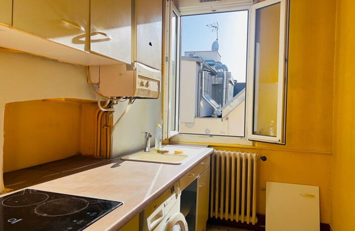 T2 dans bel immeuble ancien — photo 5