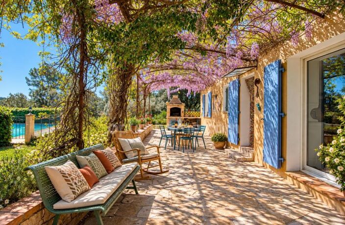 Grande propriété style provençal avec dépendances sur 1,6 ha — photo 4