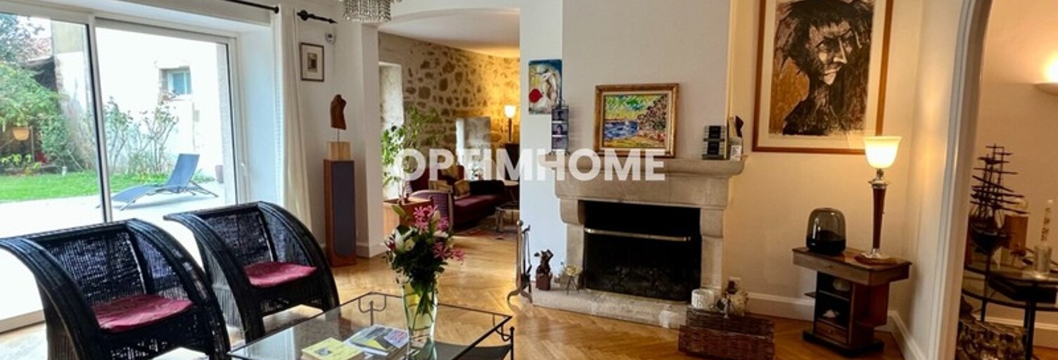 Maison 10 Pièces 241 m² à vendre à Mortagne-sur-Sèvre (85290)