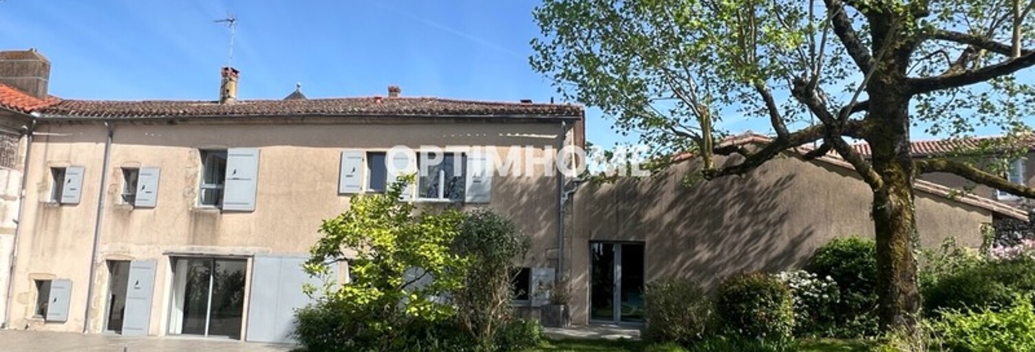 Maison 10 Pièces 241 m² à vendre à Mortagne-sur-Sèvre (85290)