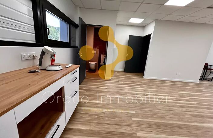 Bureau neuf à louer POISY — photo 2