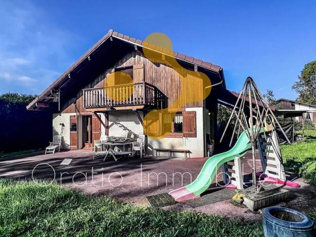 Maison traditionnelle dans un écrin de calme et verdure — photo du bien