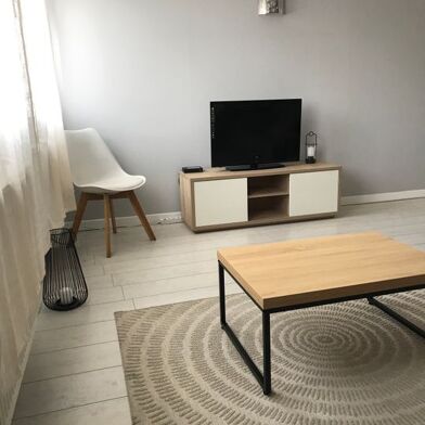 Appartement 5 pièces 450 €