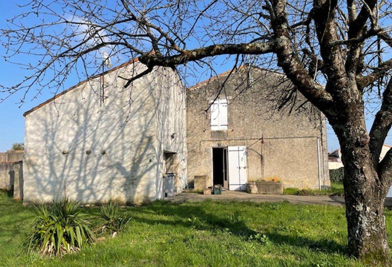Maison à rénover avec beau potentiel - 105 m² - Proche La Rochelle — photo 1