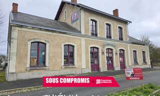 Immeuble  150 m² à vendre à Longué-Jumelles (49160)