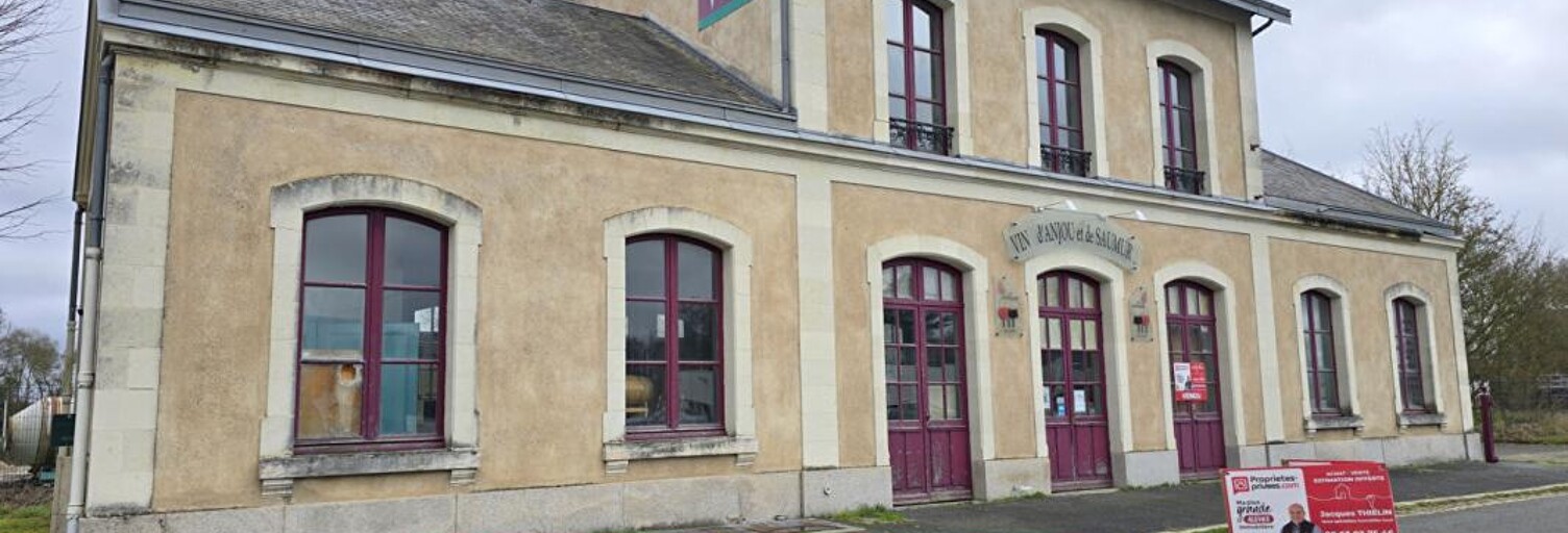 Immeuble  150 m² à vendre à Longué-Jumelles (49160)