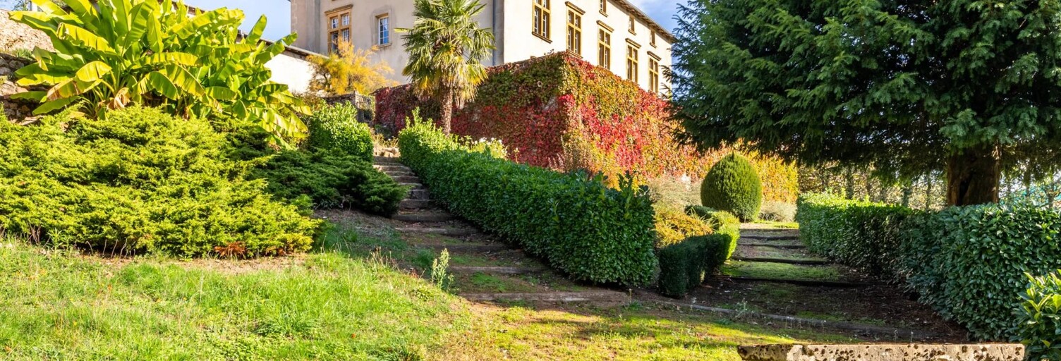 Maison 12 Pièces 497 m² à vendre à Amplepuis (69550)
