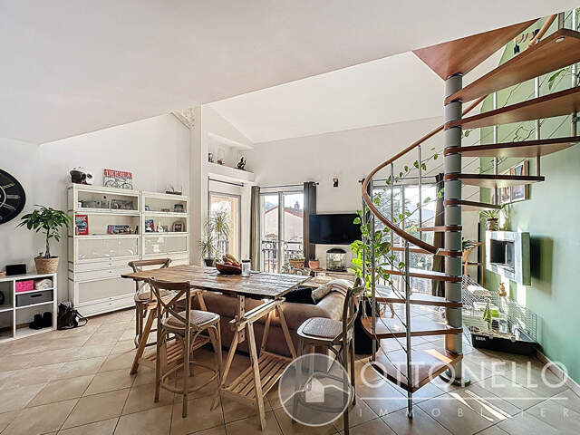 Appartement Duplex Roquebrune-sur-Argens 3 pièces 75,51 m2 avec balcon — photo du bien