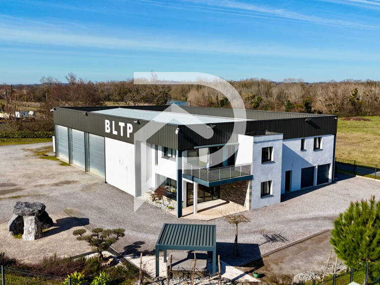 Local d'activité de 700 m² avec appartement T4 - BELLOCQ — photo 1