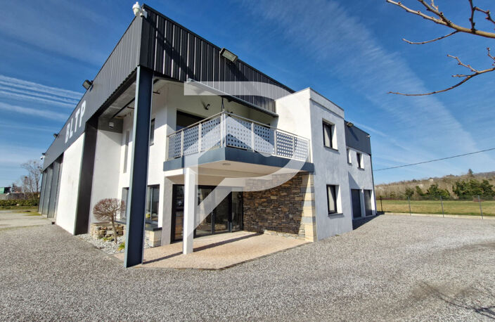 Local d'activité de 700 m² avec appartement T4 - BELLOCQ — photo 4