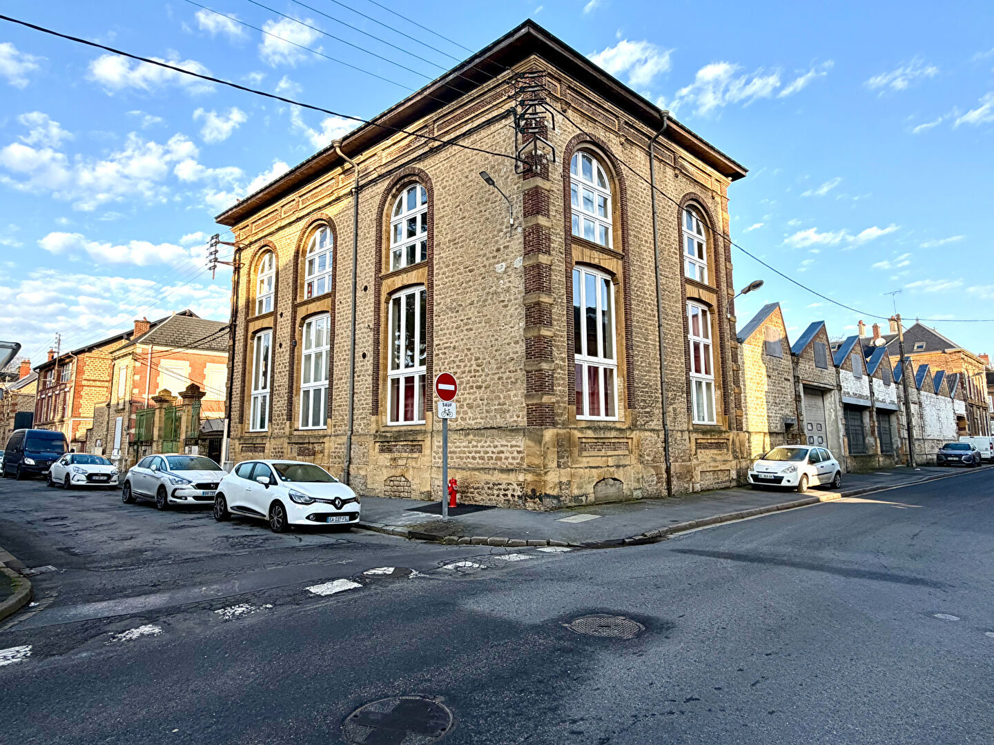  Immeuble 15 pièces 367 m²