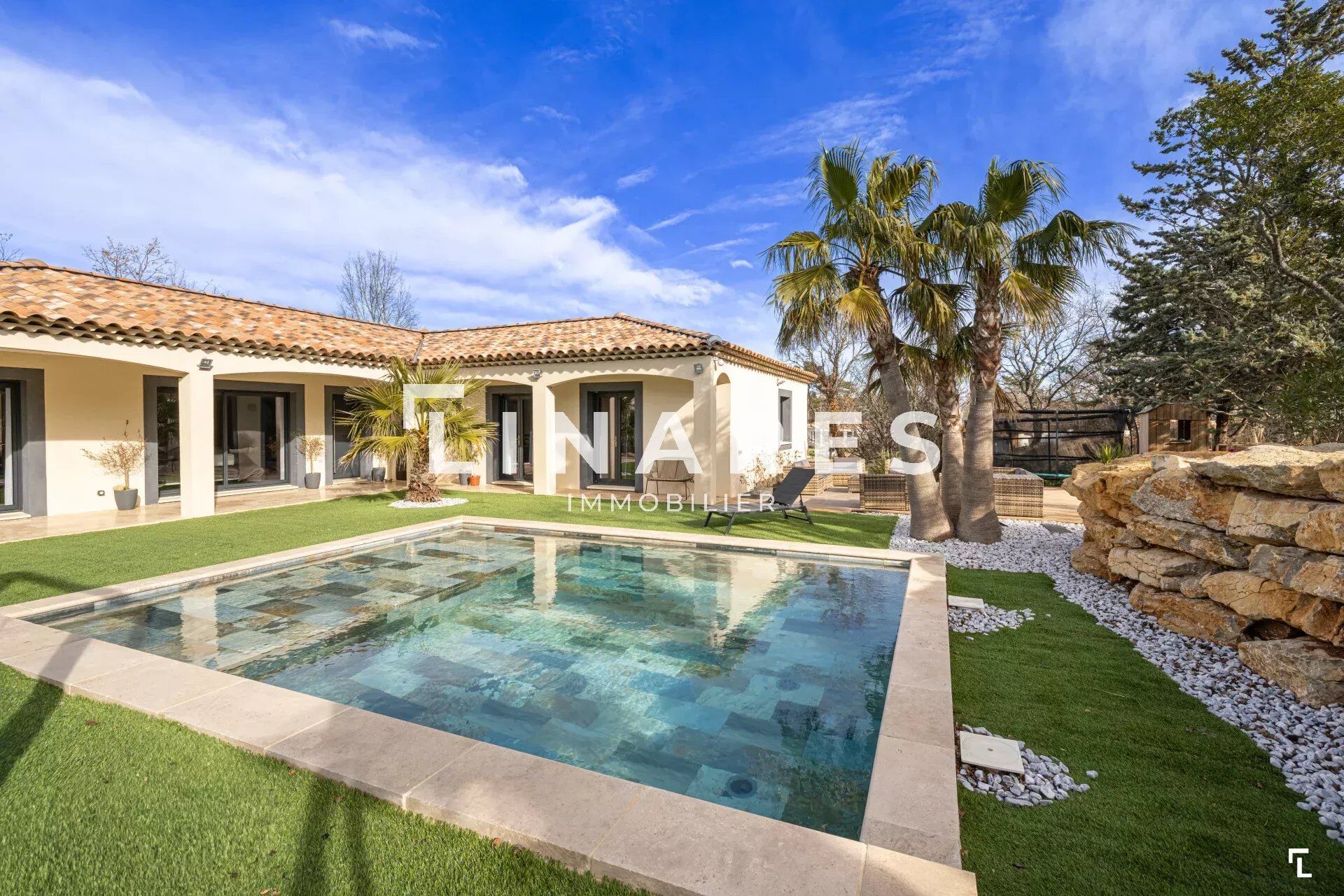 Villa / Maison  T6 à vendre Plan-d'Aups-Sainte-Baume 83640