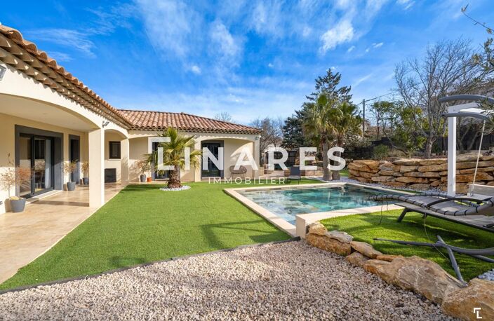 LA SAINTE BEAUME - Villa T6 162m2 - Piscine - Terrain 1200m2 - 8 — photo 4
