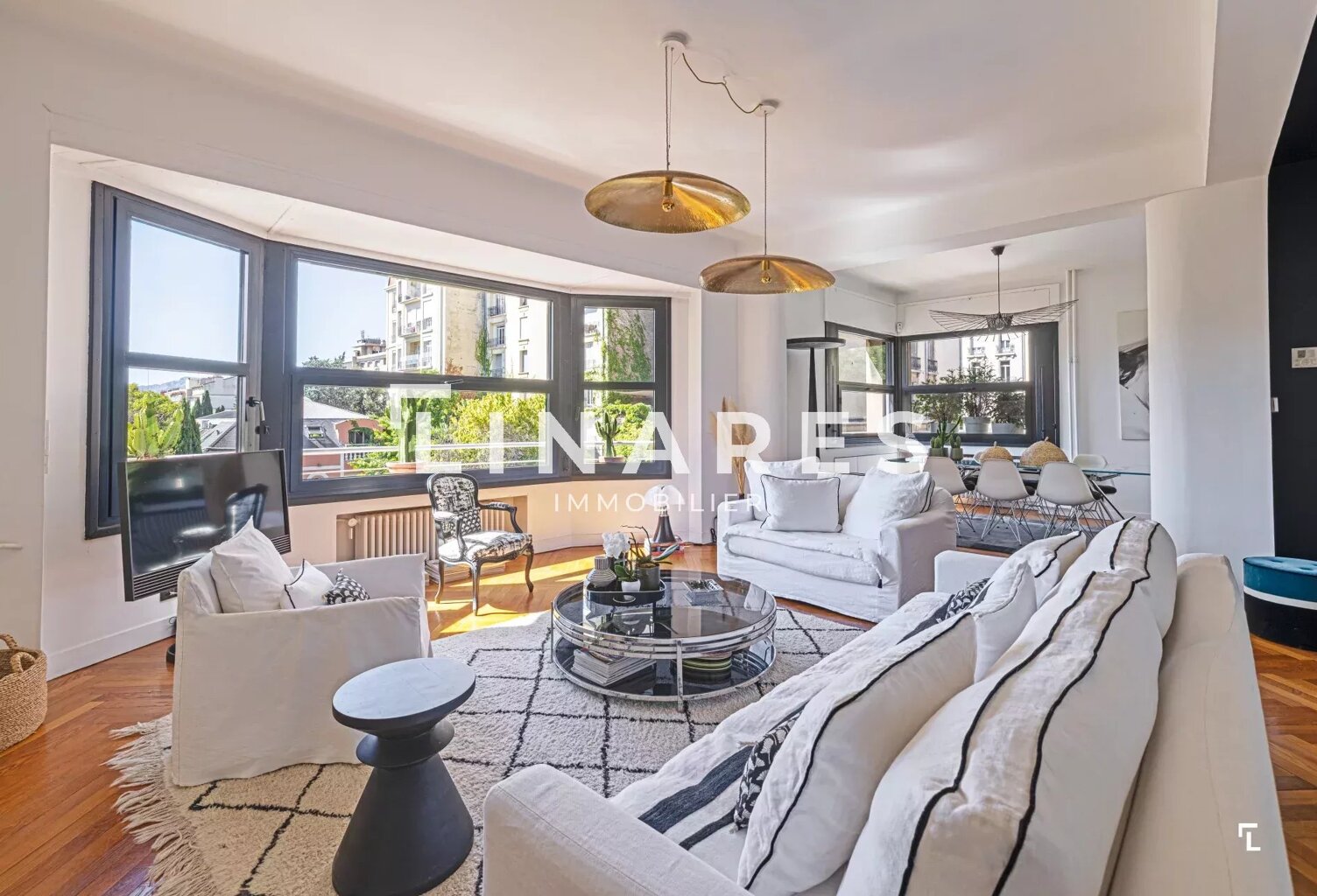 VUE PARISIENNE - Appartement T4 de 114m2 - 13008 Carré d'or — photo 1