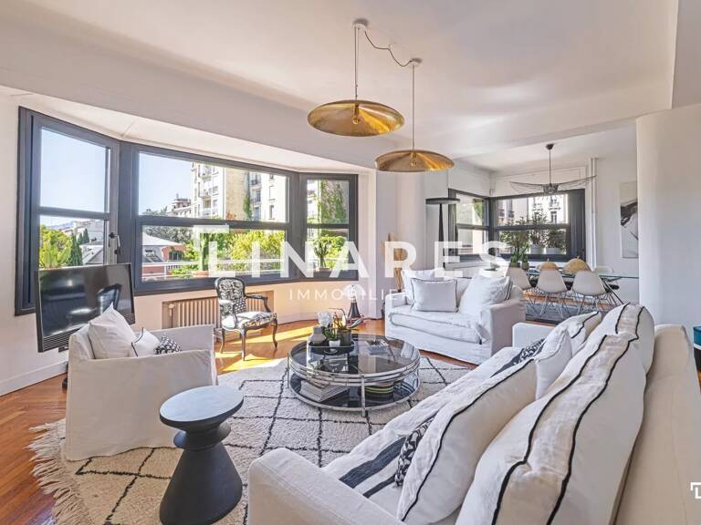 VUE PARISIENNE - Appartement T4 de 114m2 - 13008 Carré d'or — photo 1