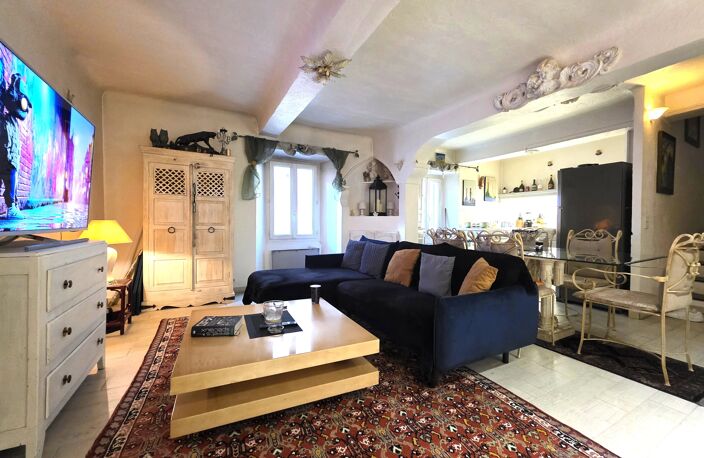 RARE – MAISON DE VILLAGE AVEC LOCAL INDÉPENDANT – MONTAUROUX — photo 2
