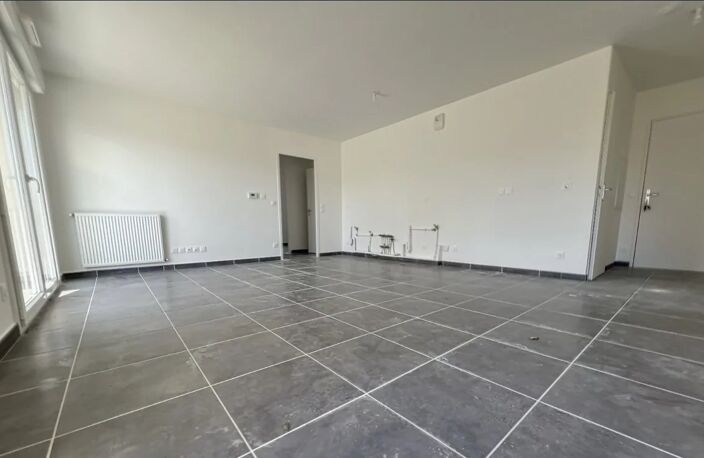 Orange, appartement T3 (2chs) 61m2 av.ascenseur et terrasse de 25m2, stationnement en sus — photo 4