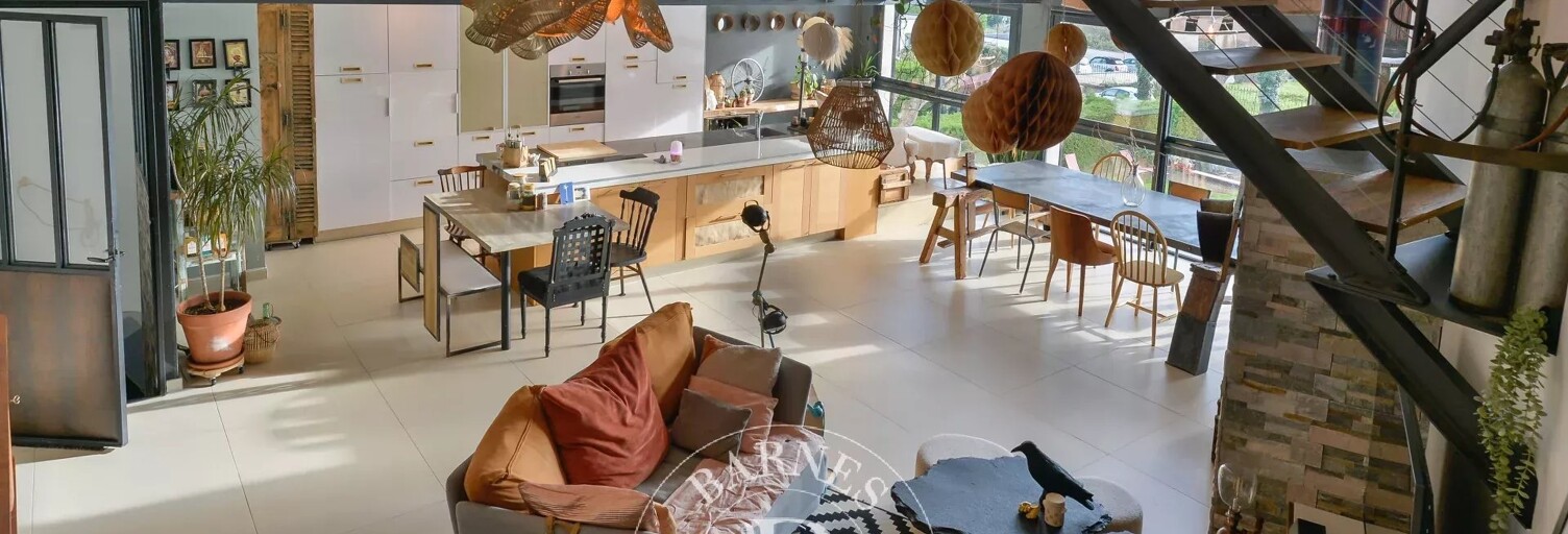 Appartement 5 Pièces 258 m² à vendre à Beauvallon (69700)