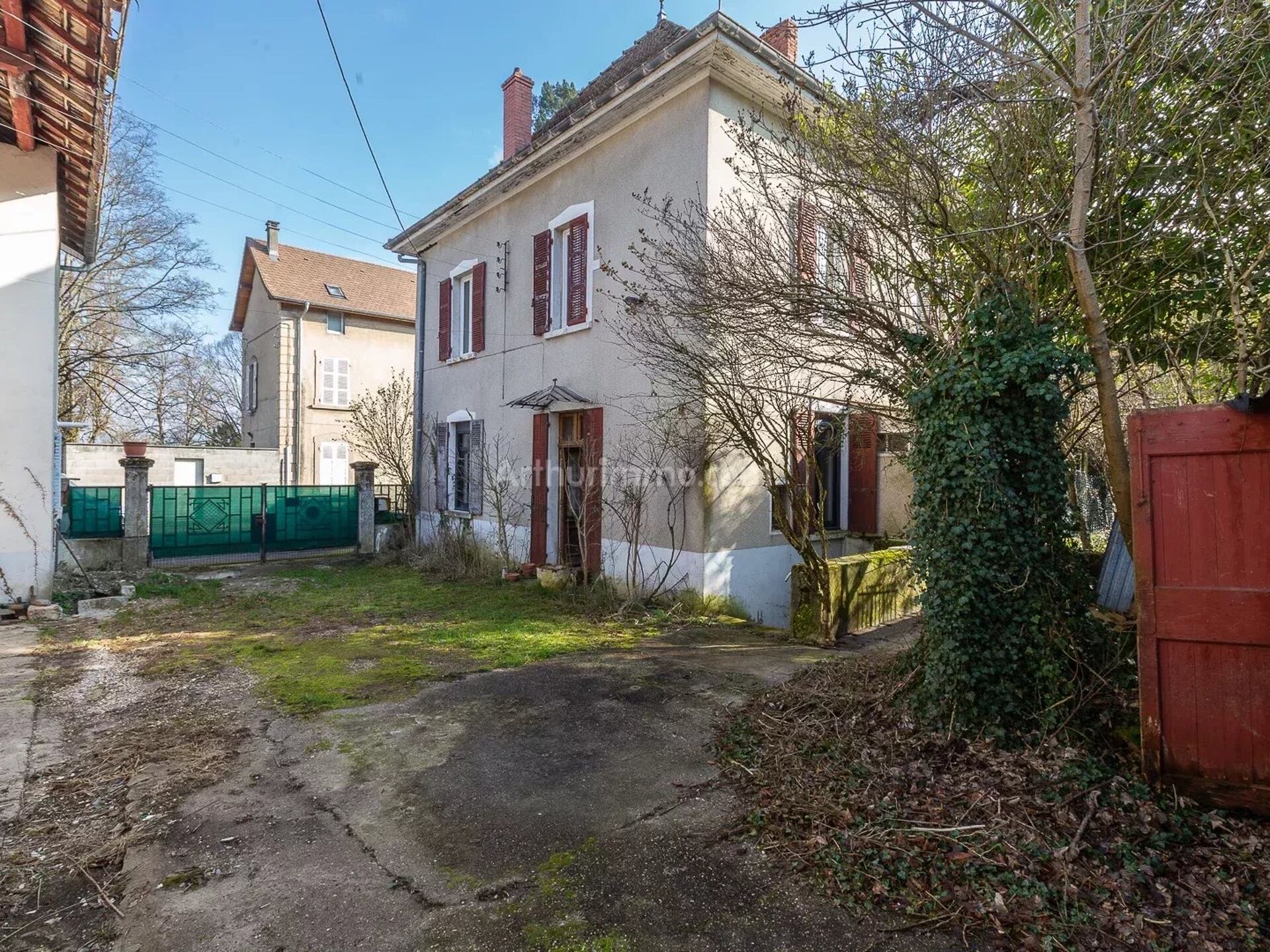 Maison 9 pièces 190 m² · à Corbelin · 190 m² · 179 000 €