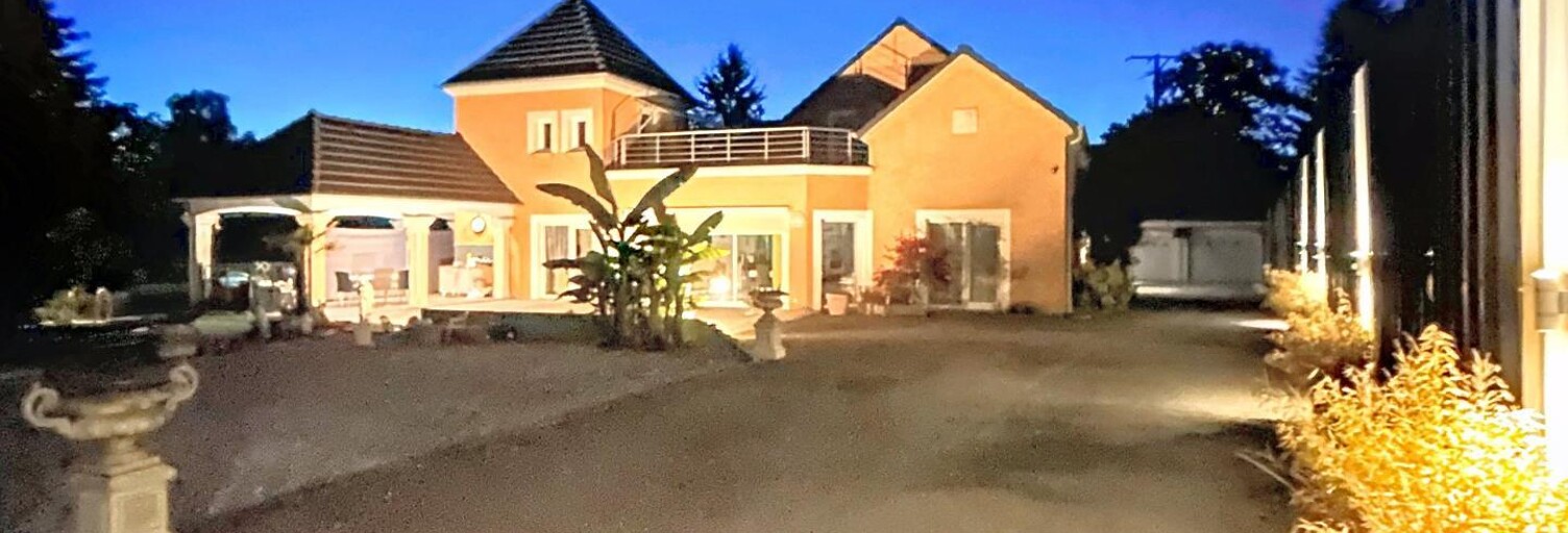 Maison 10 Pièces 440 m² à vendre à Marchaux-Chaudefontaine (25640)