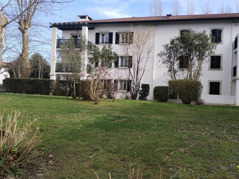 EXCLUSIVITÉ – GRAND 3 PIÈCES AU CŒUR D’UN PARC ARBORÉ — photo 1