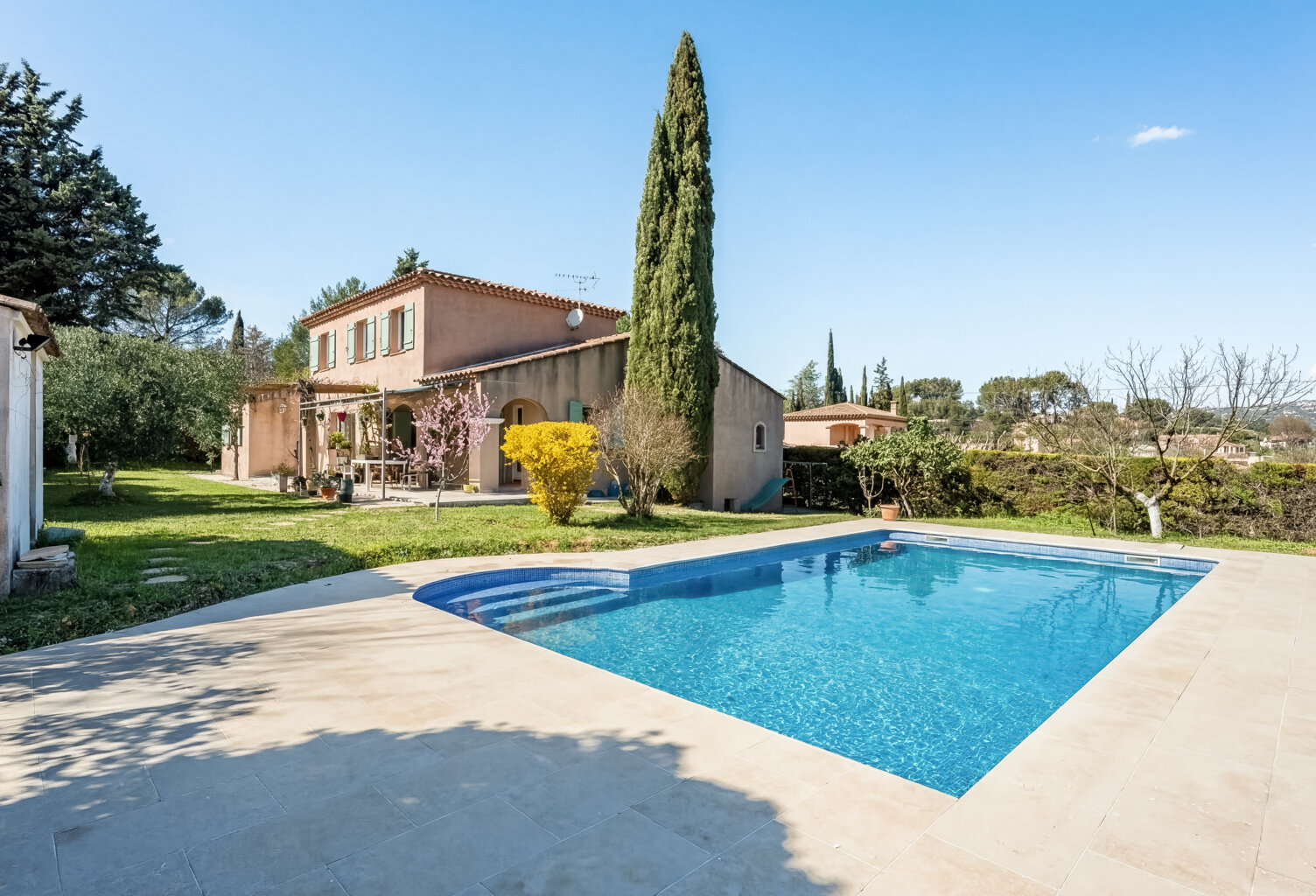 13112 LA DESTROUSSE - Villa type 5 piscine vue dégagée — photo 1