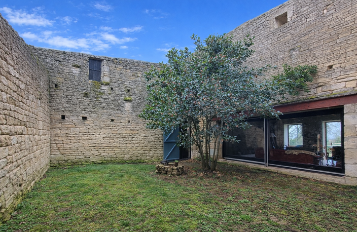 Maison en pierres 288m2 - Hameau de Coulon - 7 chambres - pi — photo 3