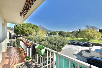 Appartement 4 pièces 243800 €