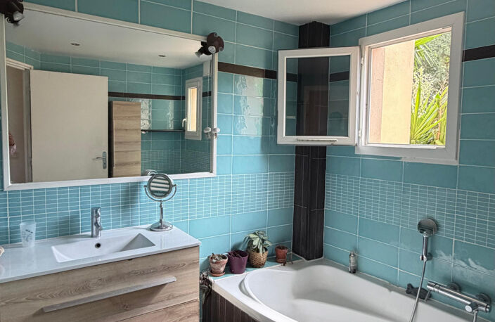 APPARTEMENT + TERRASSE 3 PIÈCES à ROQUEBRUNE CAP MARTIN — photo 2