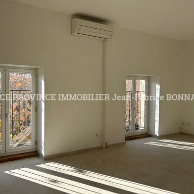 Appartement 3 pièces 560 €