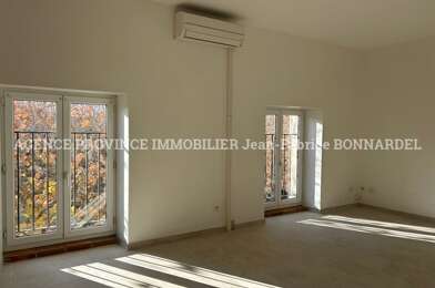 Appartement 3 pièces 560 €