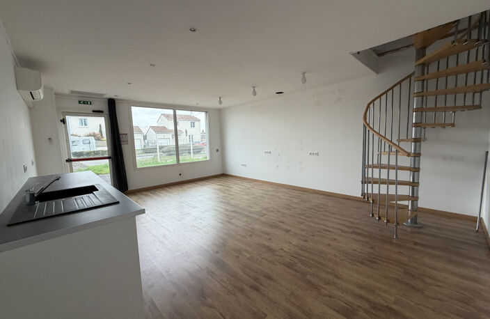 Local 65m2 en duplex - 2 pièces - Fonsorbes — photo 2