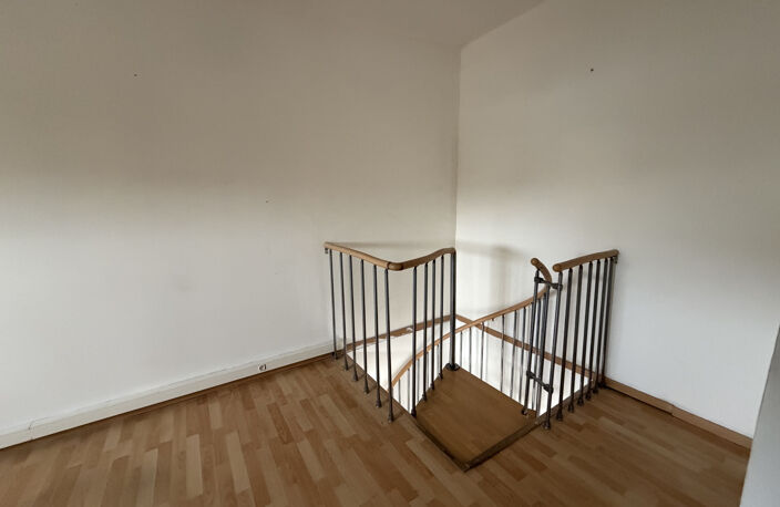 Local 65m2 en duplex - 2 pièces - Fonsorbes — photo 5