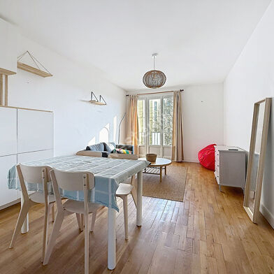 Appartement 3 pièces 920 €