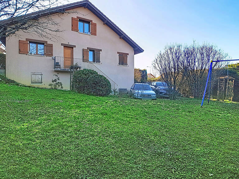 Maison familiale de 134 m² au coeur de Bons en Chablais 5 chambres  Terrain de 1 151 m²  Sous sol complet  Construction 2000 — photo 1