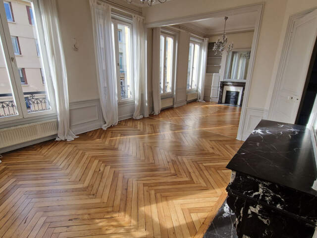 F2 BIS 60M² RENOVE- ROUEN RUE JEANNE D'ARC. — photo du bien
