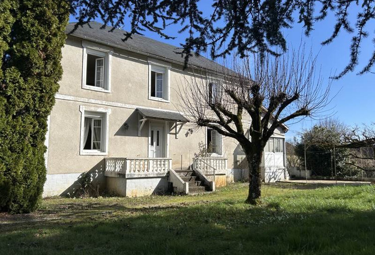 Maison en pierre de 5 pièces principales — photo 1