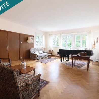 Appartement 6 pièces 240000 €