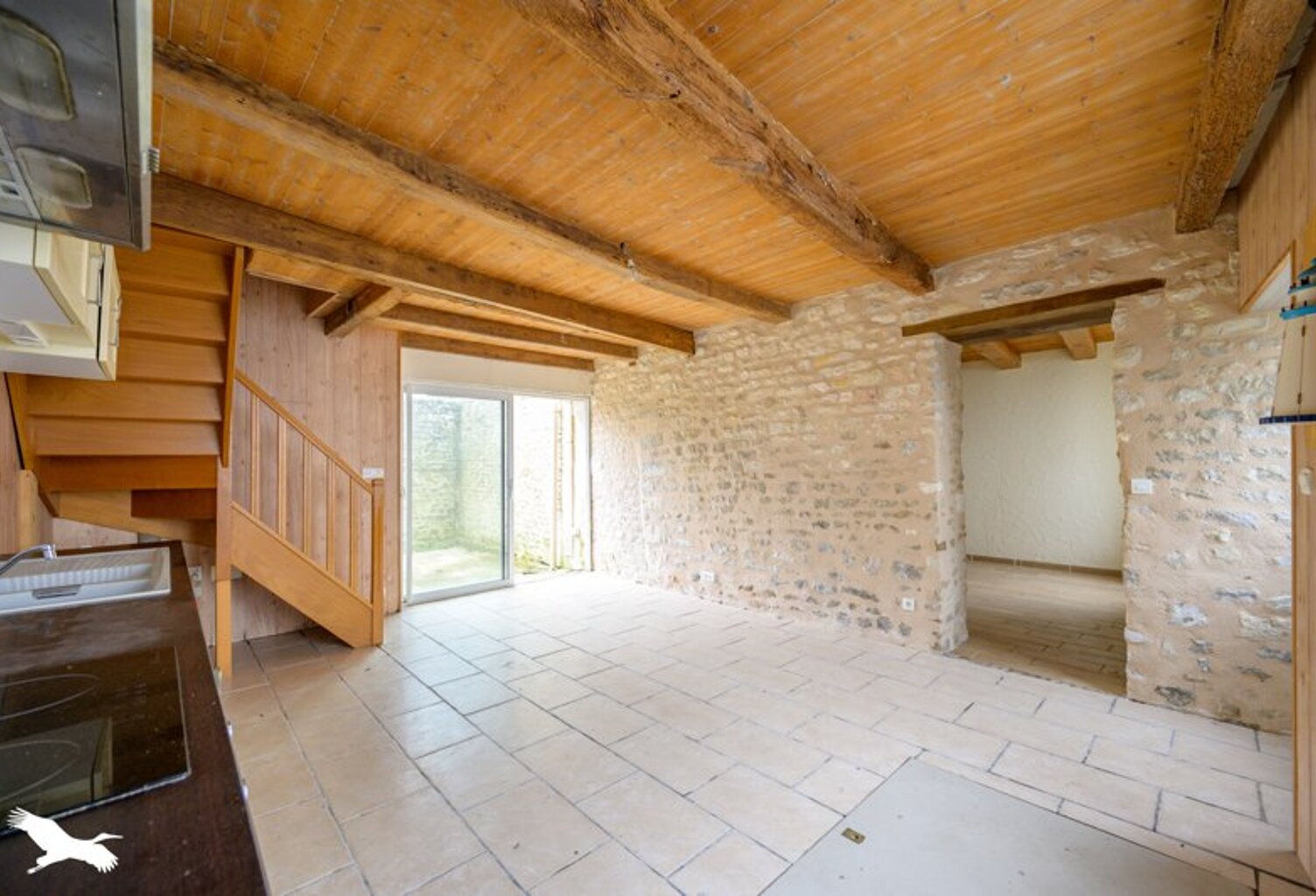 Maison en pierre de 3 pièces principales — photo 1