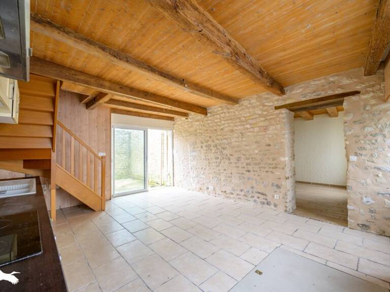 Maison en pierre de 3 pièces principales — photo 1