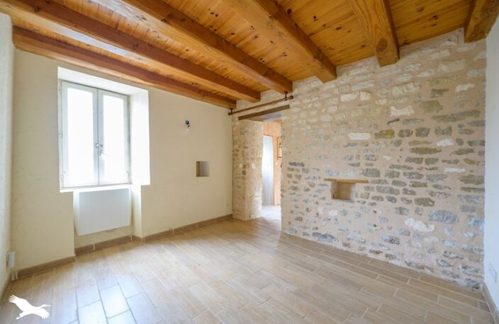 Maison en pierre de 3 pièces principales — photo 3