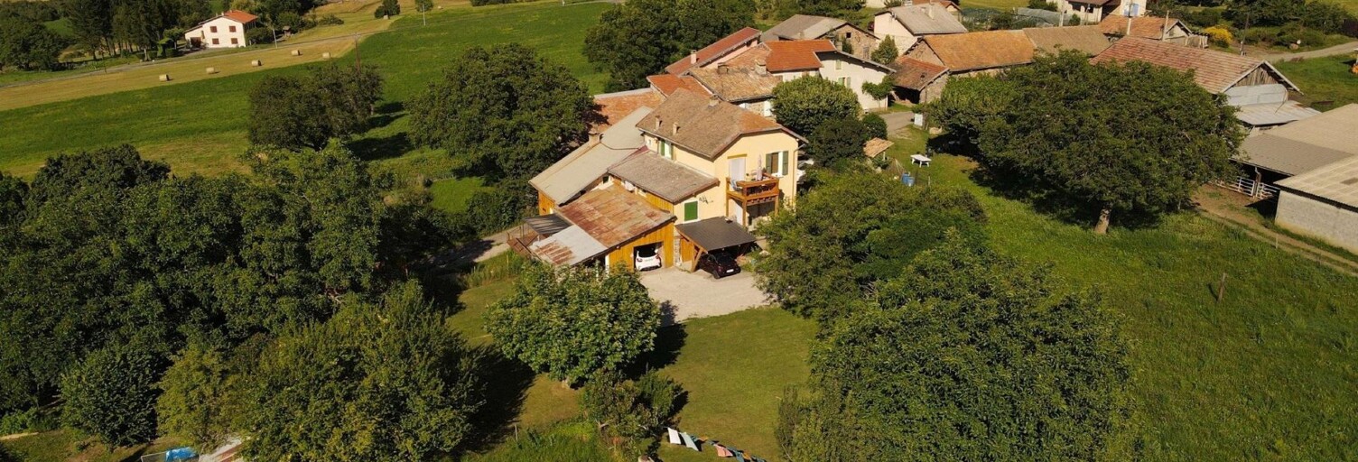 Maison 9 Pièces 280 m² à vendre à Bellaffaire (04250)