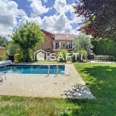 Maison 10 pièces 749000 €