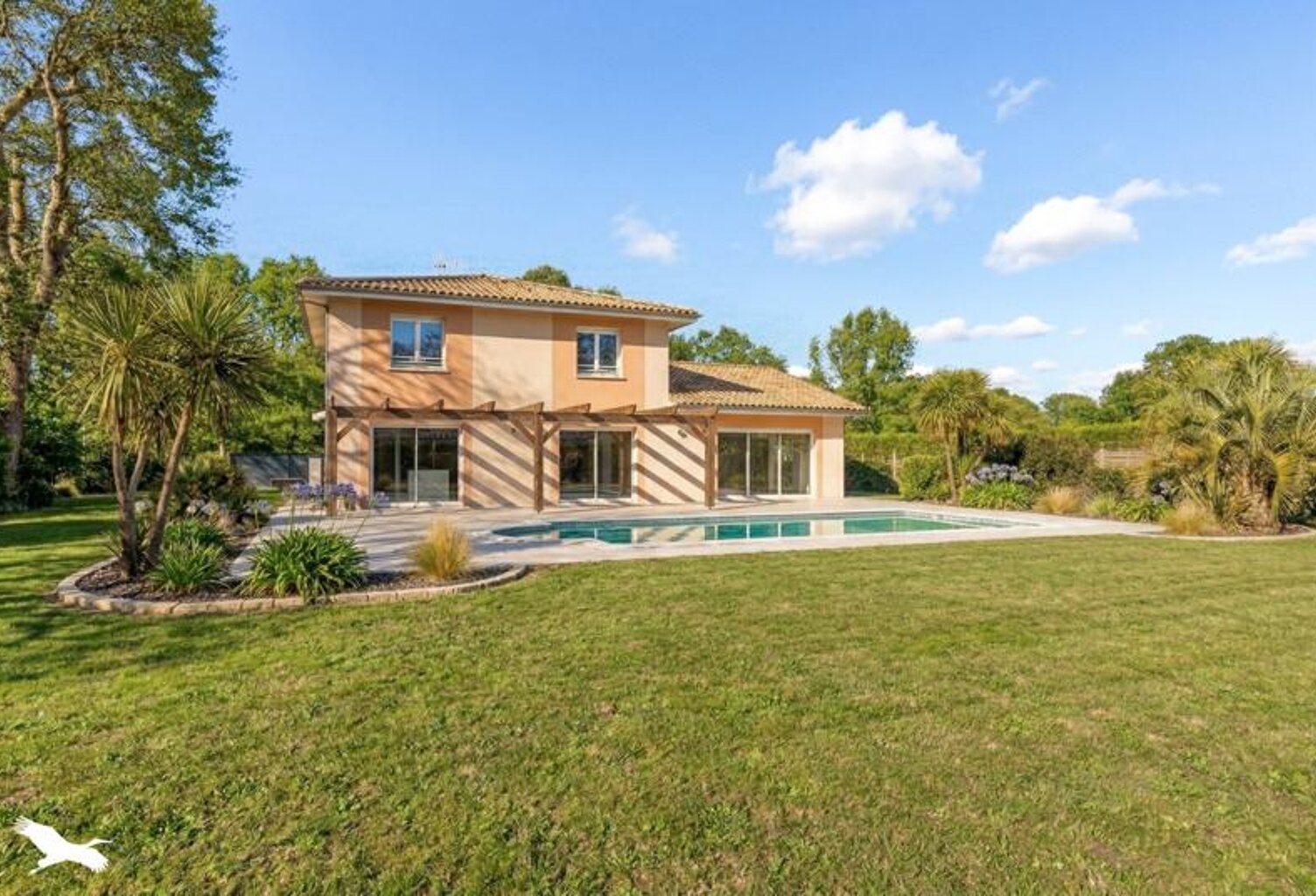 Contemporaine de 6 pièces principales — photo 1
