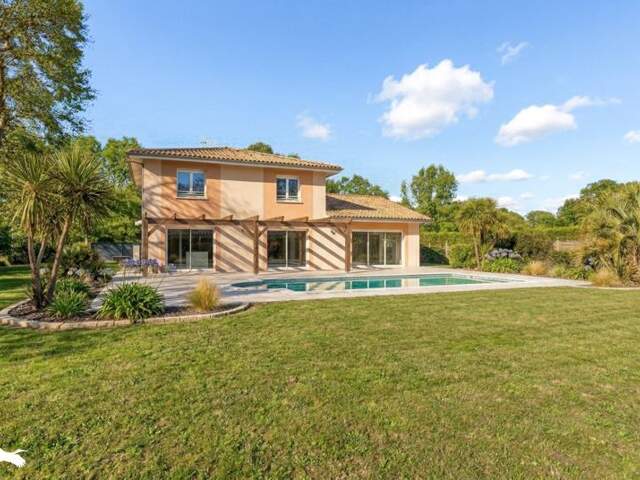 Contemporaine de 6 pièces principales — photo du bien