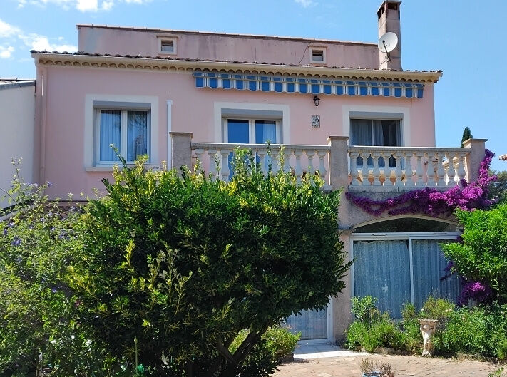 Villa / Maison  T6 à vendre Hyères 83400