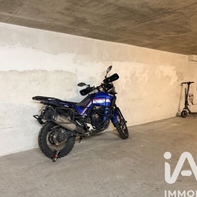 Garage  79900 €