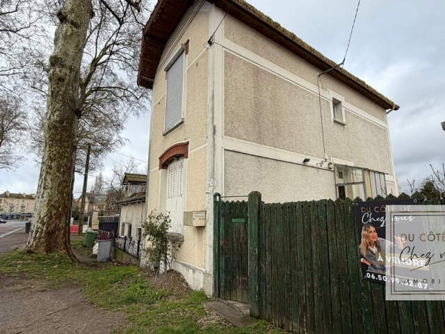 MAISON PROCHE CENTRE HISTORIQUE DE TROYES Maison de charme à — photo du bien